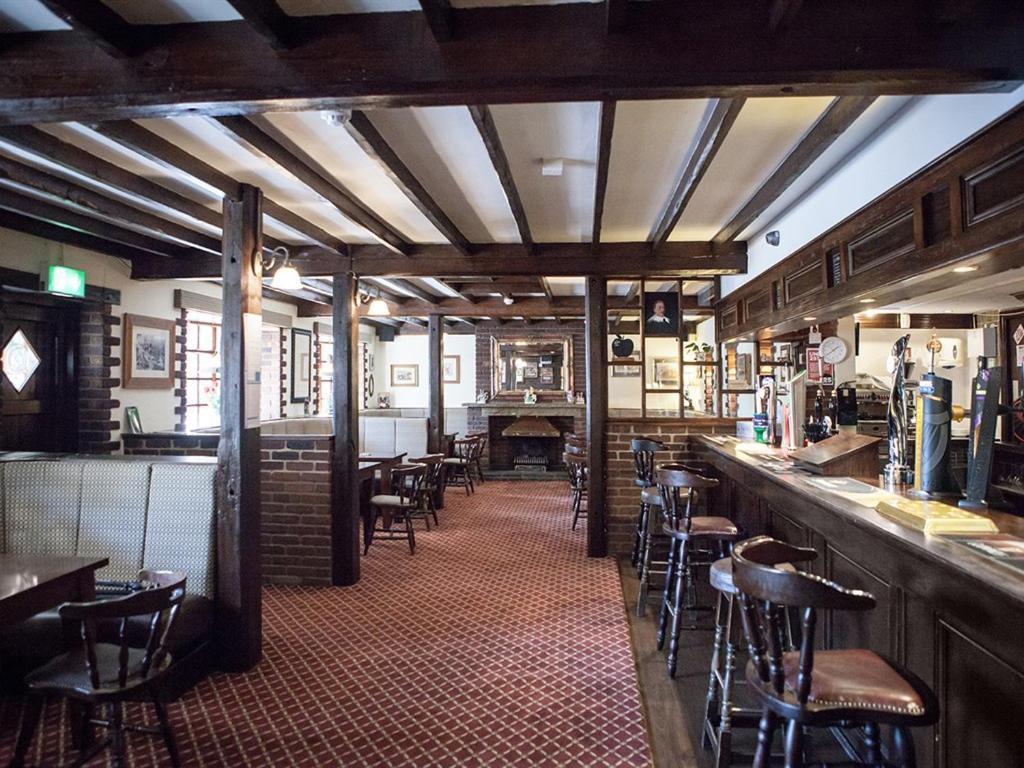 The Crewe Arms Hotel Extérieur photo