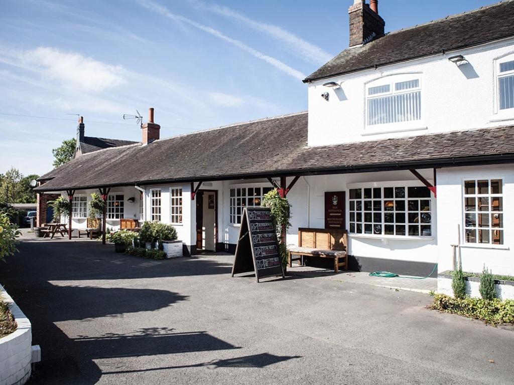 The Crewe Arms Hotel Extérieur photo