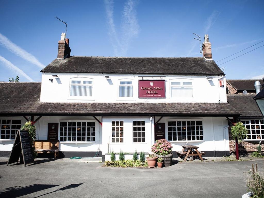 The Crewe Arms Hotel Extérieur photo